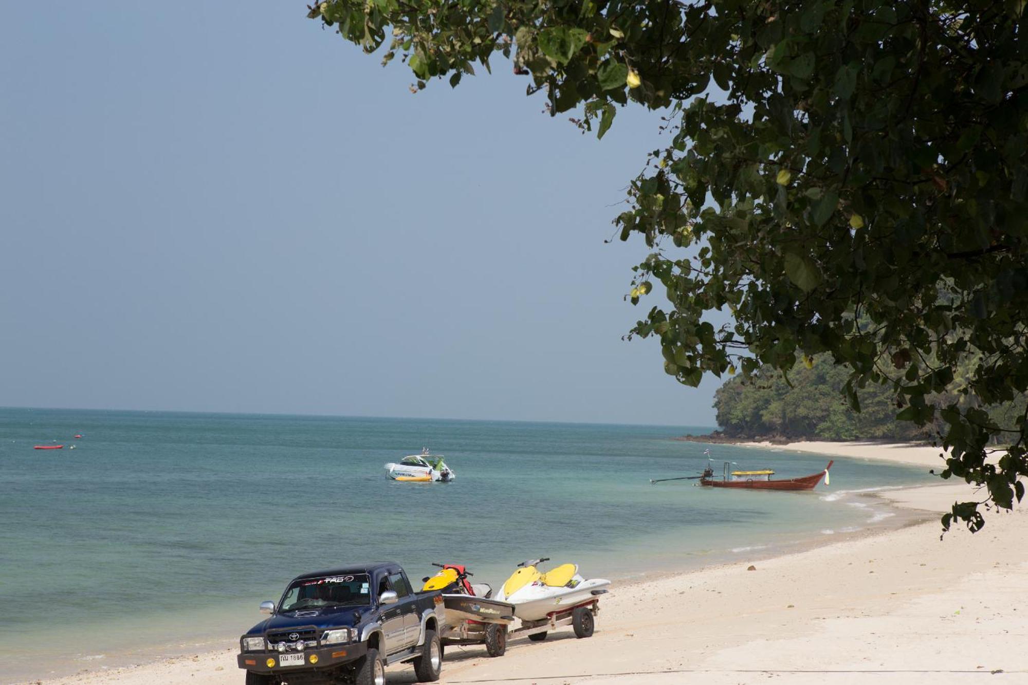Blue Bay Resort - Access To Pool And Beach-Phuket & Krabi Ko Yao Εξωτερικό φωτογραφία Beach at the resort