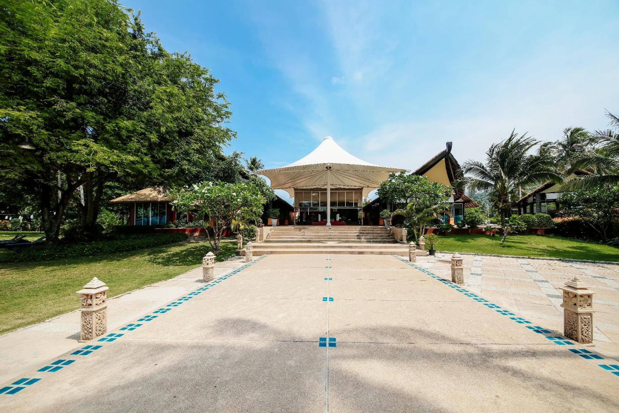 Blue Bay Resort - Access To Pool And Beach-Phuket & Krabi Ko Yao Εξωτερικό φωτογραφία The main entrance of the resort