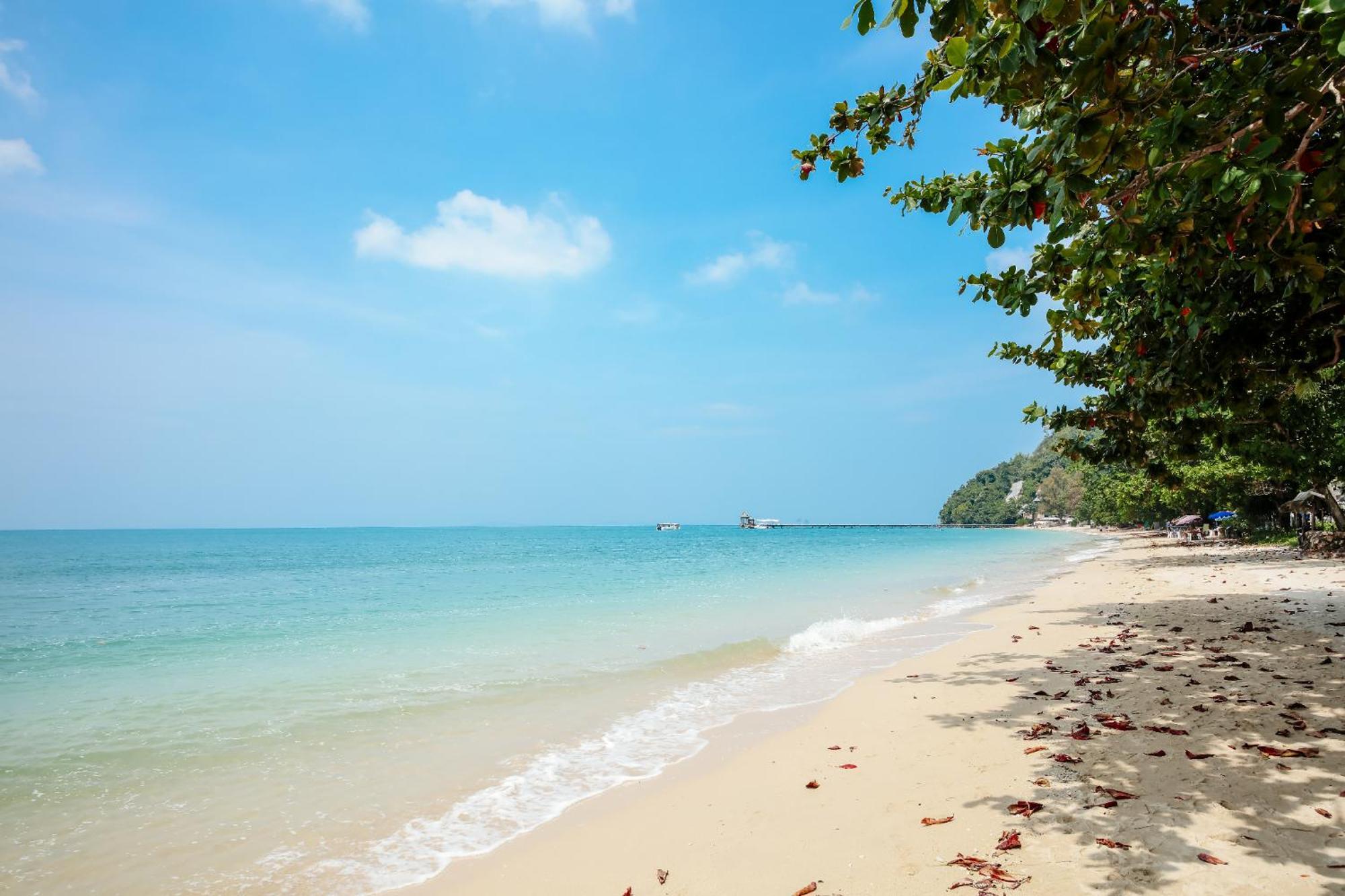 Blue Bay Resort - Access To Pool And Beach-Phuket & Krabi Ko Yao Εξωτερικό φωτογραφία Beach in Phuket