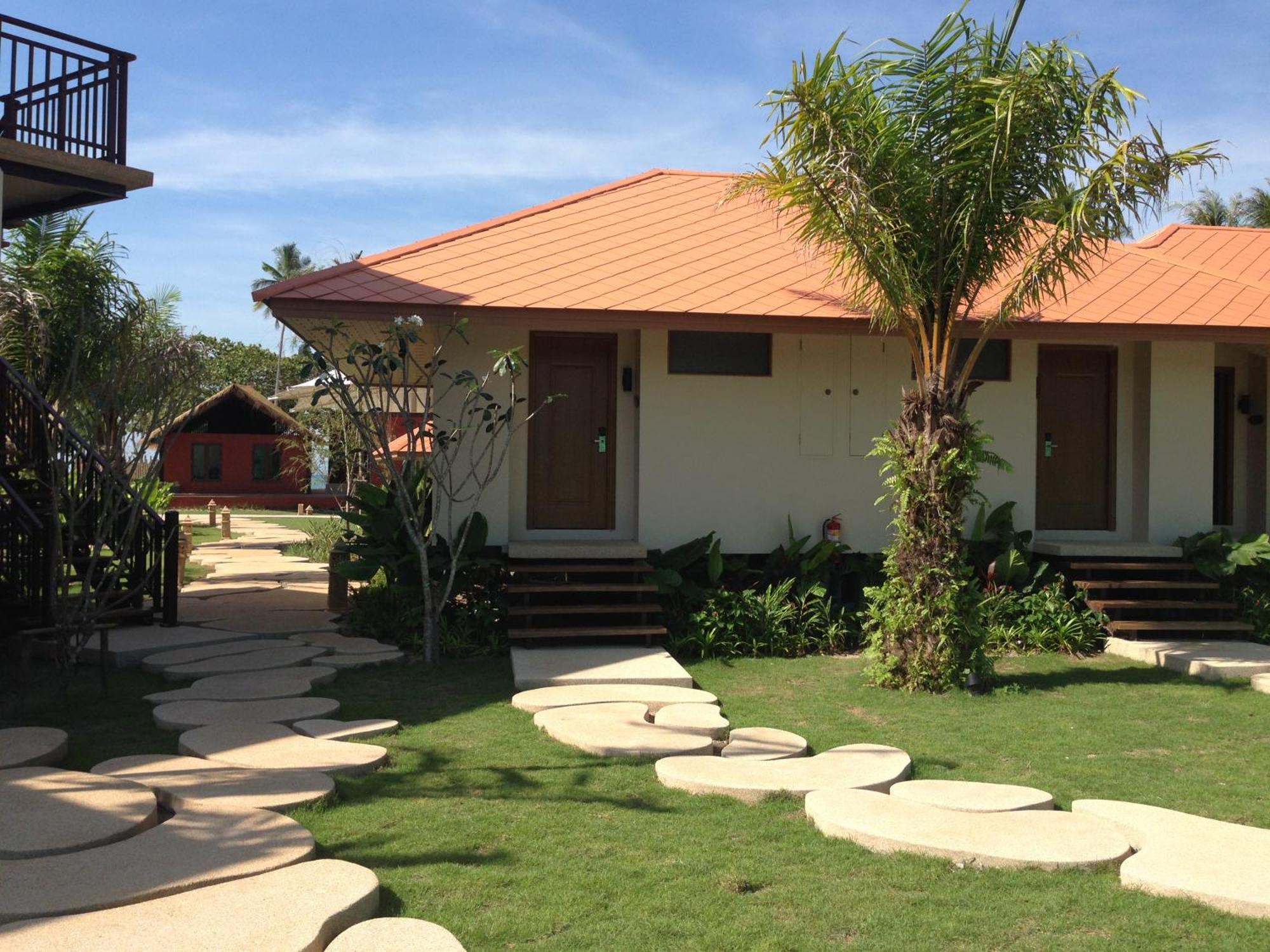 Blue Bay Resort - Access To Pool And Beach-Phuket & Krabi Ko Yao Εξωτερικό φωτογραφία The resort's bungalows